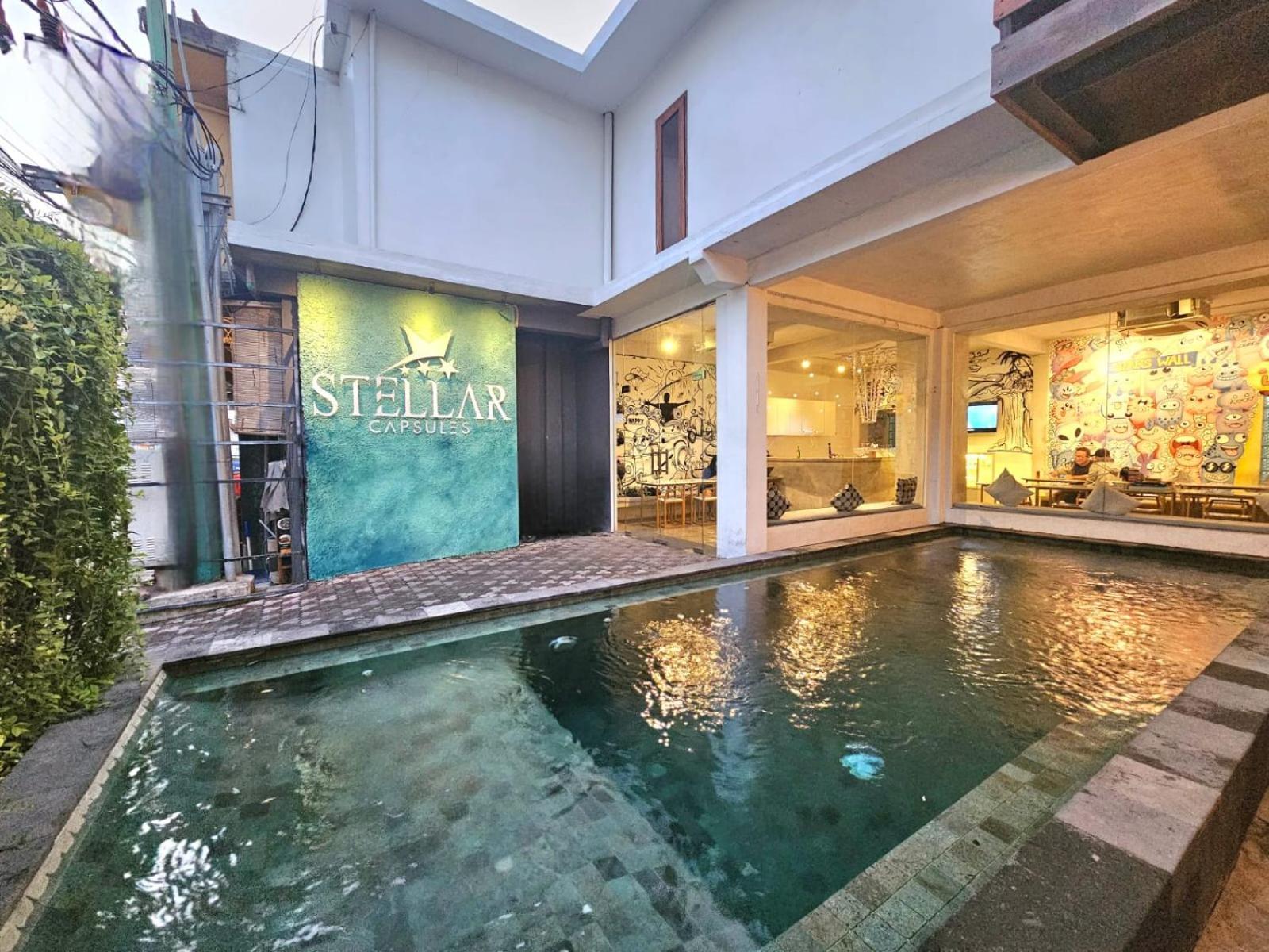 Stellar Capsules Hostel Семиняк Екстериор снимка Stellar Spa