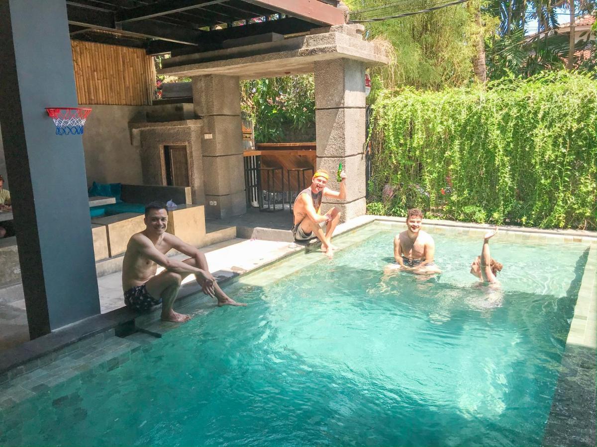 Stellar Capsules Hostel Семиняк Екстериор снимка Villa in Bali