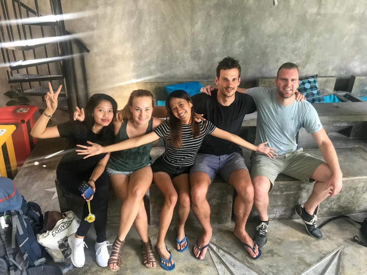 Stellar Capsules Hostel Семиняк Екстериор снимка The team of the Blue Nation Project