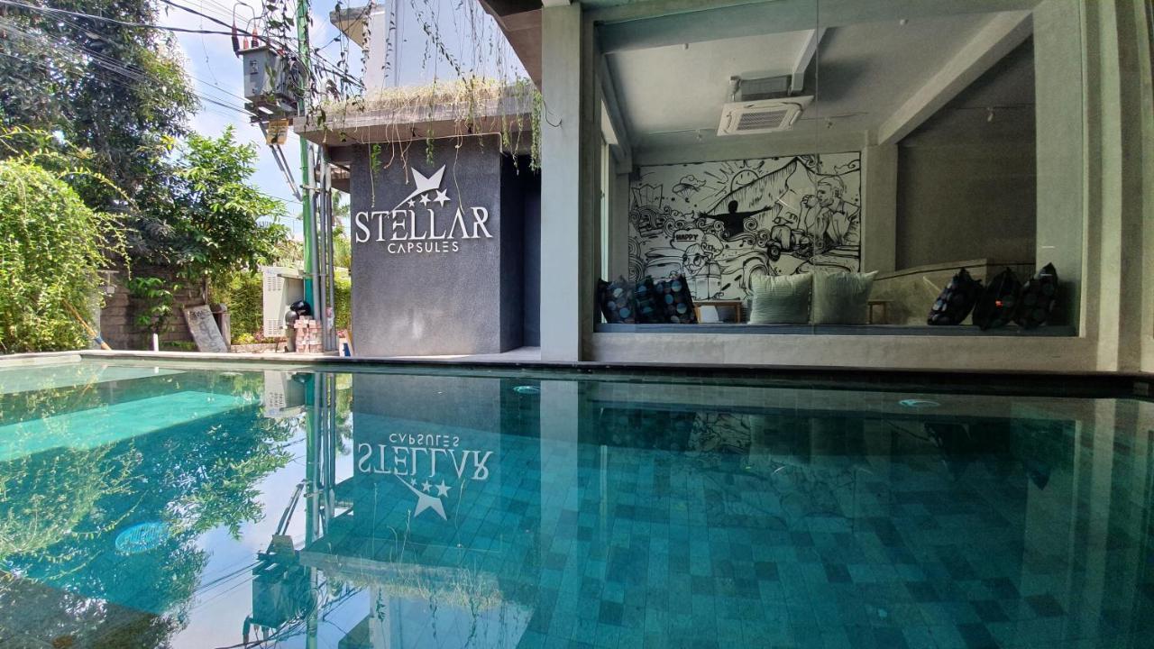 Stellar Capsules Hostel Семиняк Екстериор снимка Stellar Pool