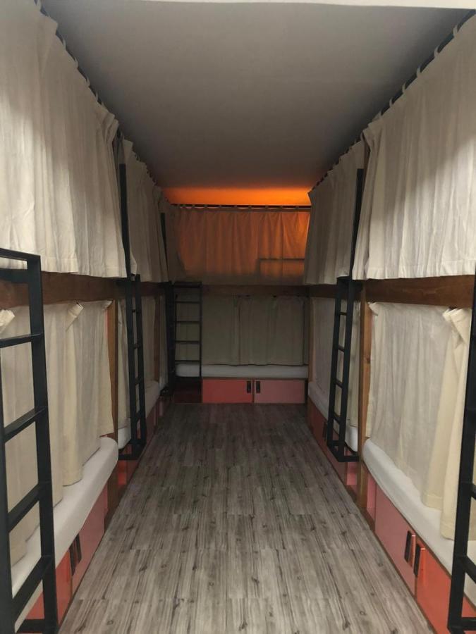 Stellar Capsules Hostel Семиняк Екстериор снимка